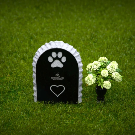 1269 - Granite Pet Memorial Headstone with Heart Design and Textured Edges – A Loving Tribute