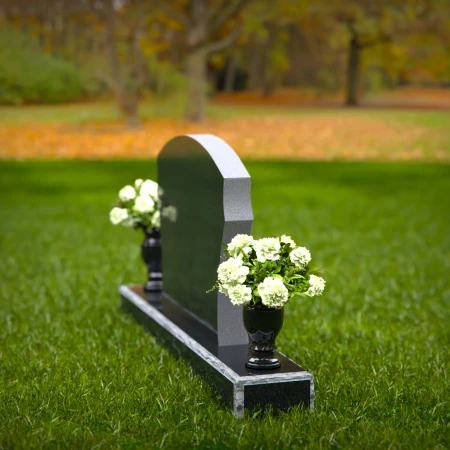 1352 - Elegant Granite Headstone – Timeless Memorial Design - 17