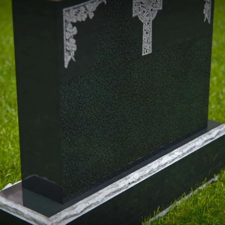 1585 - Elegant Black Granite Memorial Headstone with Engraved Celtic Cross - 1