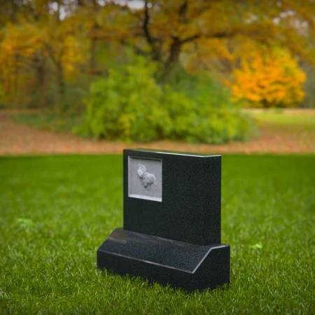 1460 - Black Granite Dog Memorial Headstone with Engraved Relief - 4