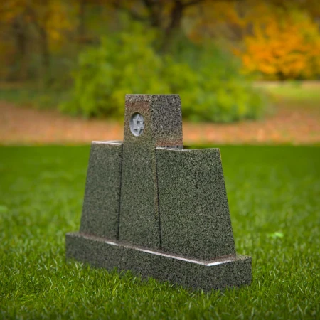 1403 - Triangular Tribute Memorial with Star of David - 5